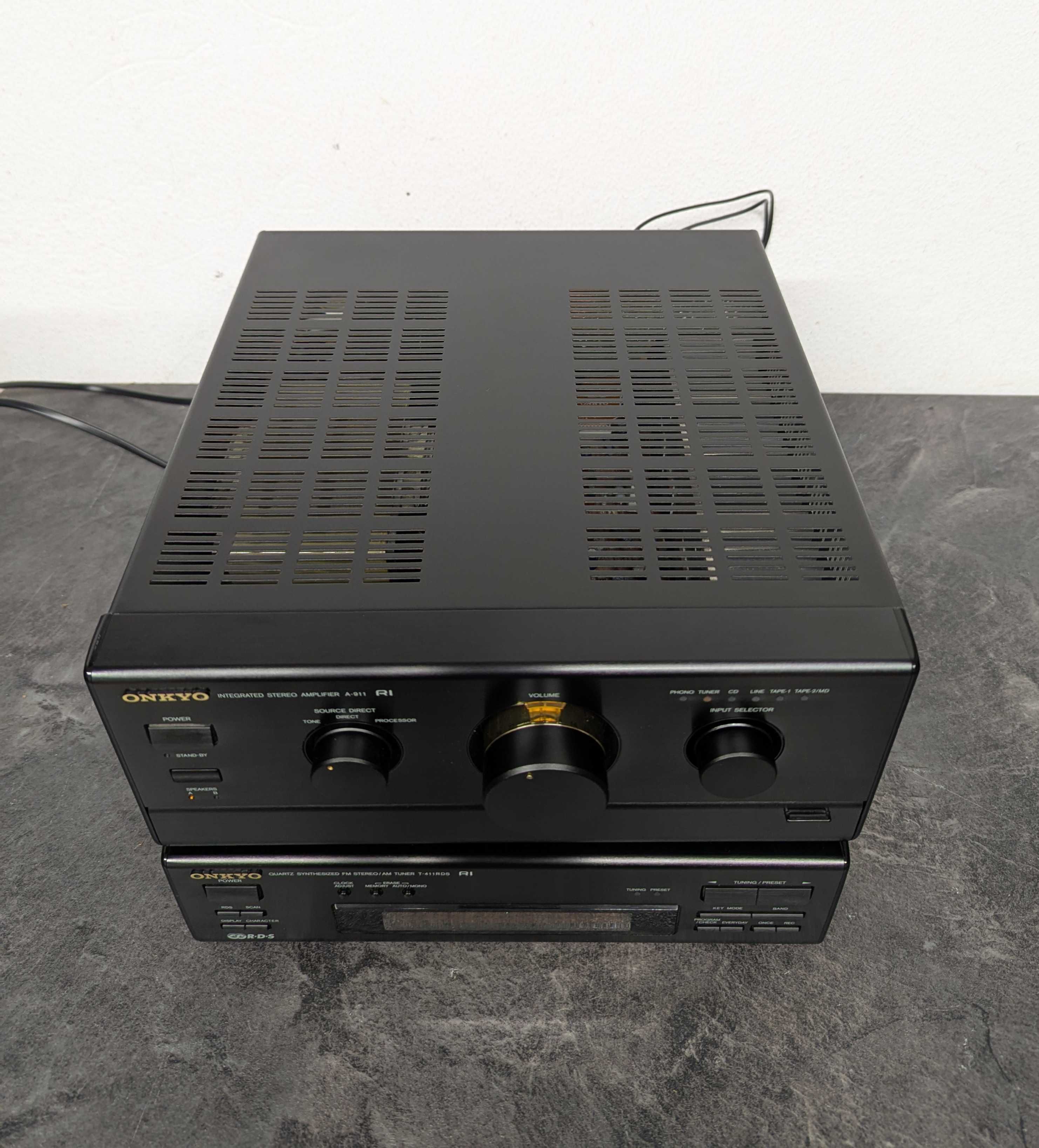 Комплект, стерео підсилювач Onkyo A-911 та тюнер Onkyo T-411.