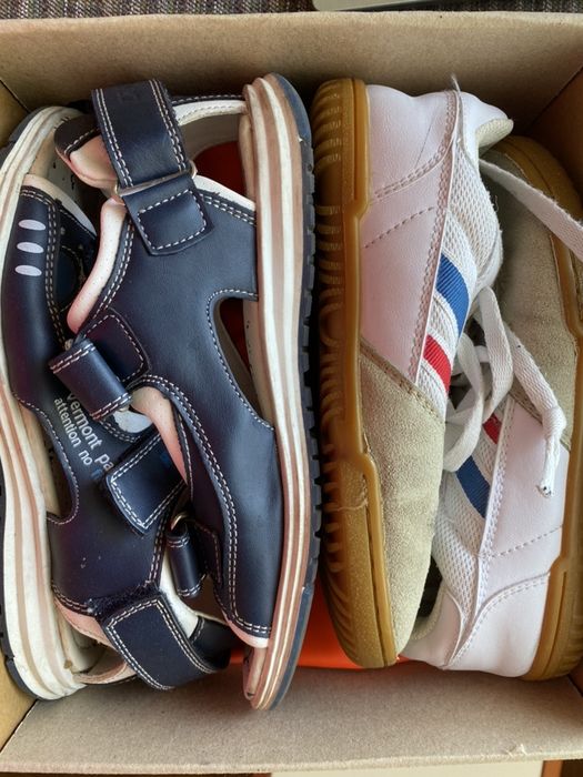 Кросівки та босоніжки на хлопчика