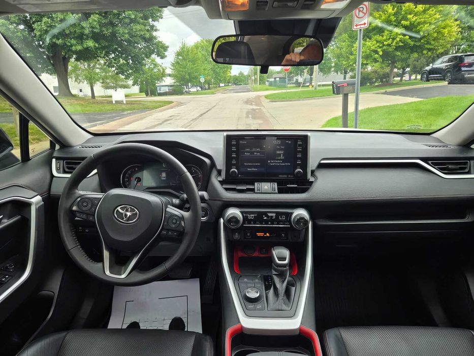Toyota RAV4      2021