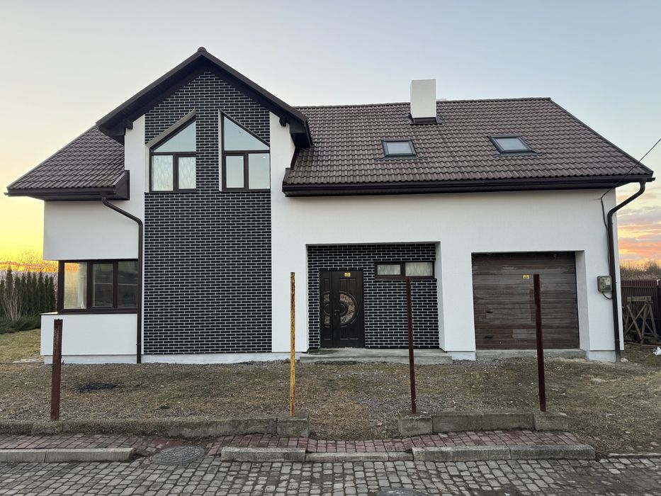 Продам 2п будинок вул.Василя Стуса з ділянкою