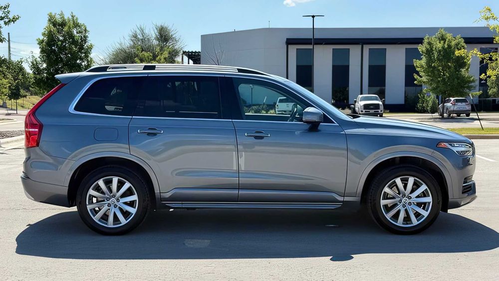 Volvo XC90      2016