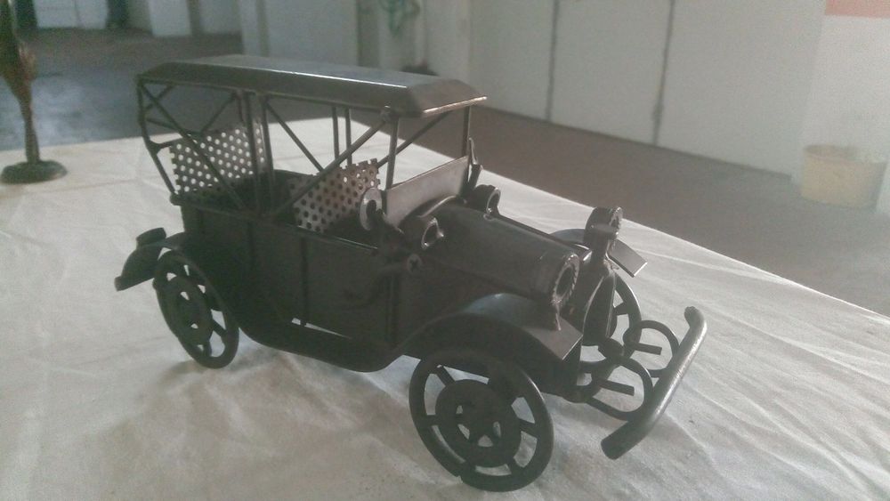 Rolls Royce modelo antigo feito a mão