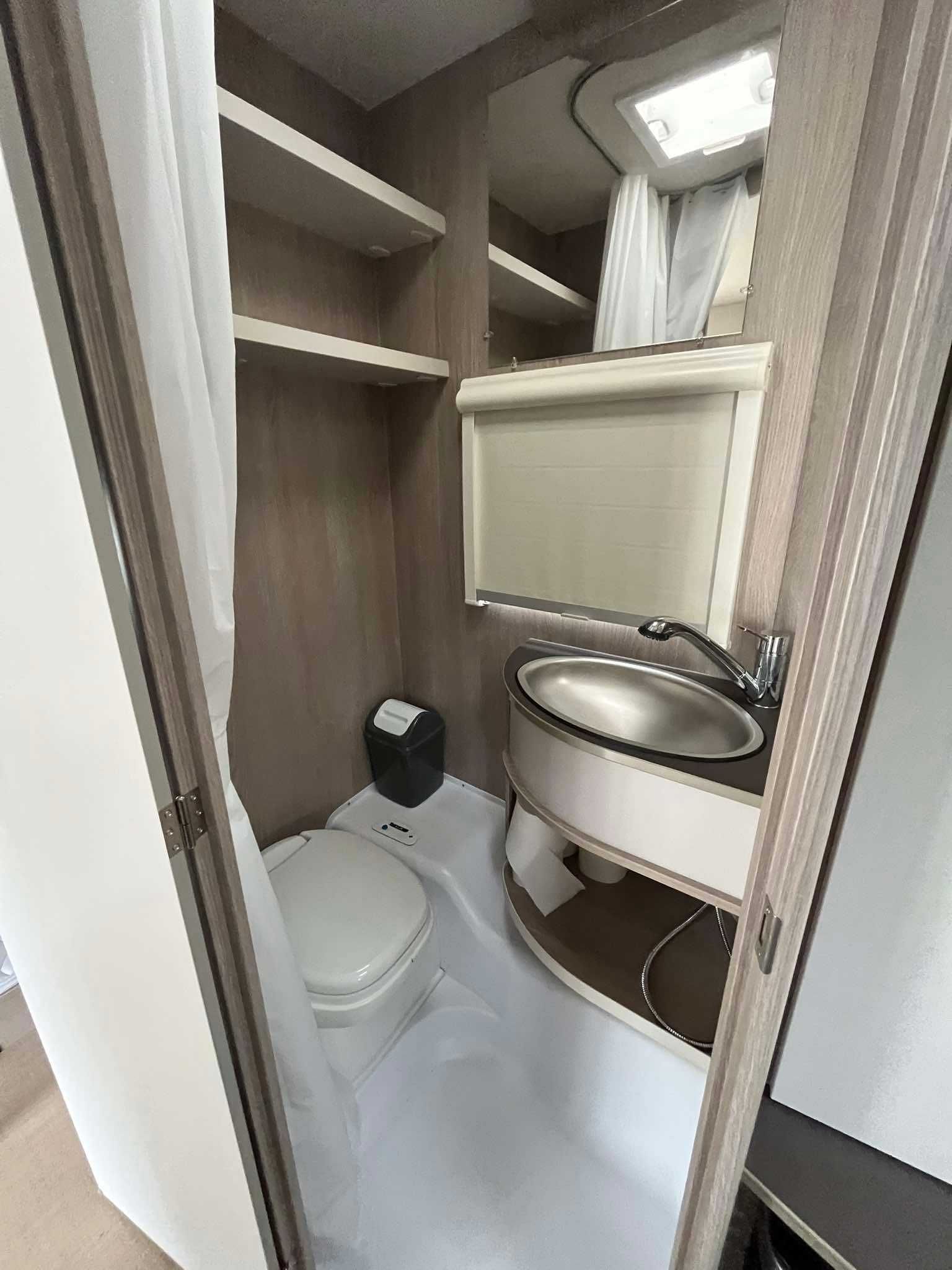 Nowa przyczepa kempingowa na wynajem, 5-7 osób, mover, klima