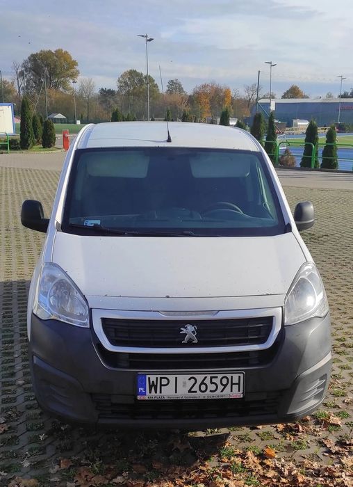 Peugeot Partner 1.6hdi 3 osób salon PL  Salon PL 3 osoby VAT1 hak netto