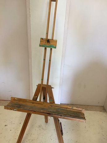 Cavalete de pintura em madeira