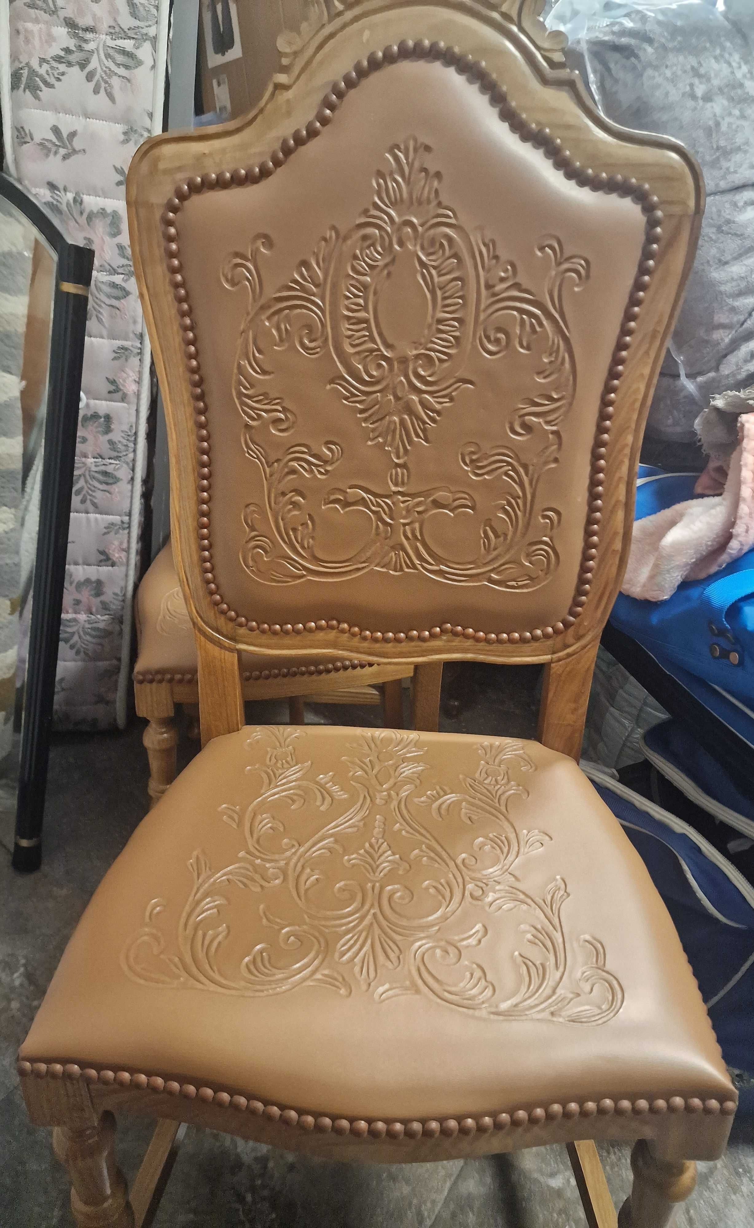 Cadeiras antigas em muito bom estado
