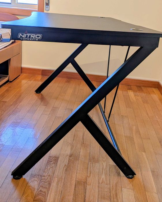 Secretária Gaming "Nitro Concepts"