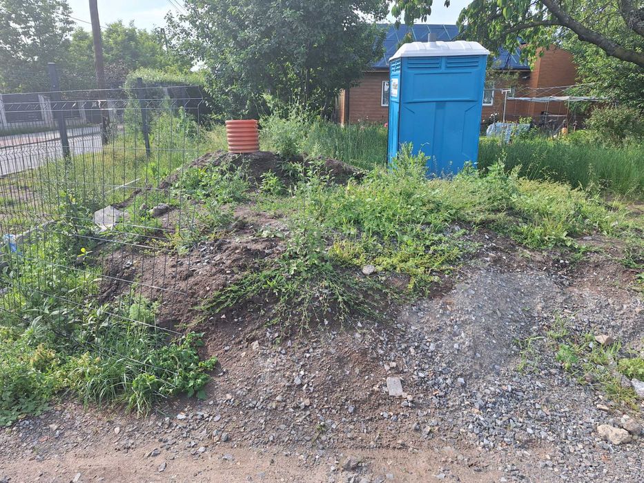 Oddam ziemię i gruz