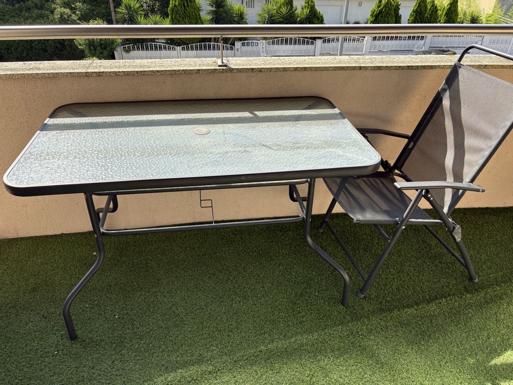Conjunto mesa e 4 cadeiras exterior