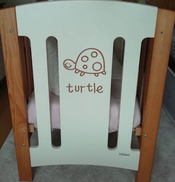 Berço de madeira trama