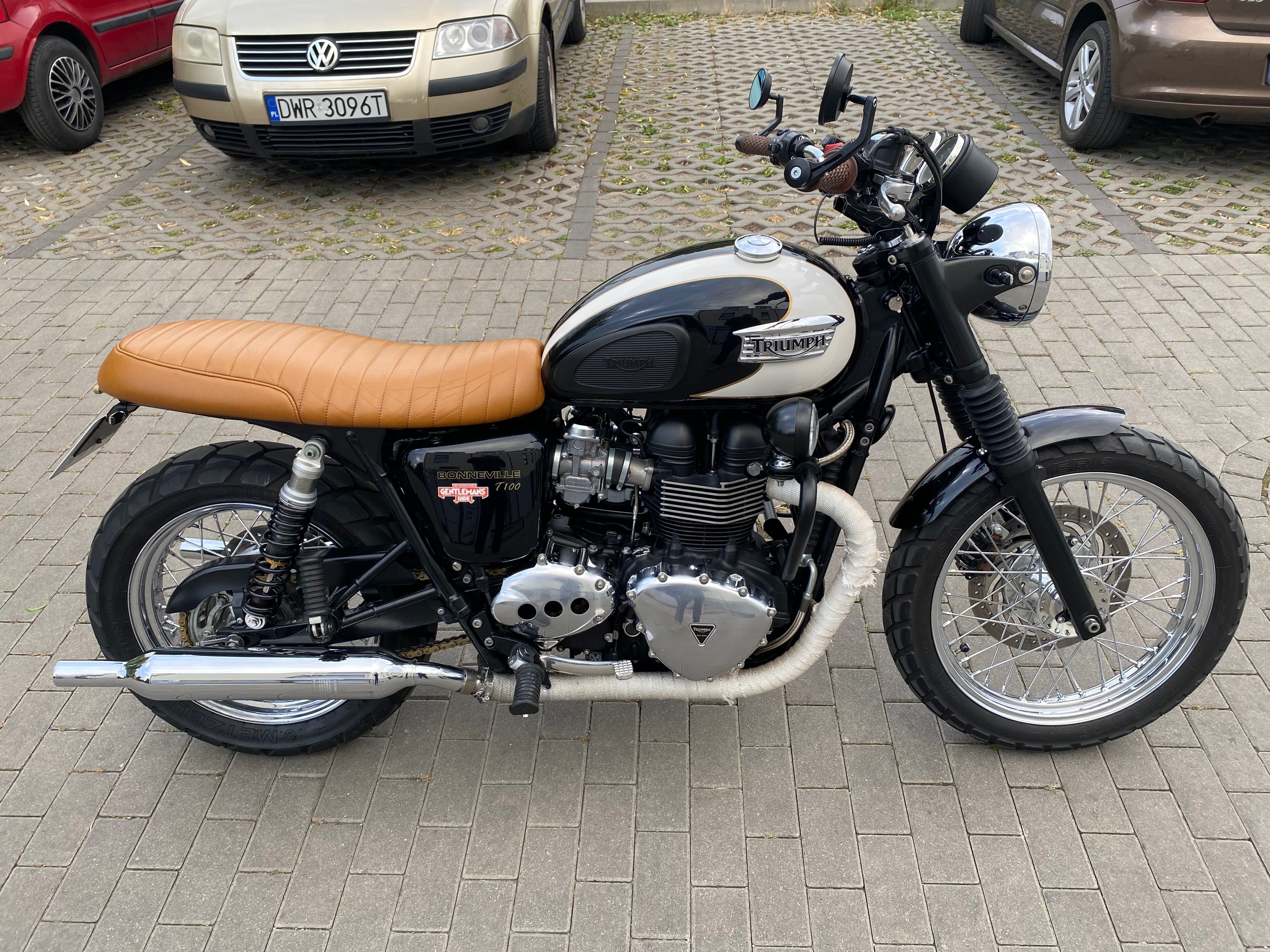 Bonneville T100 Cafe Racer Scrambler Custom