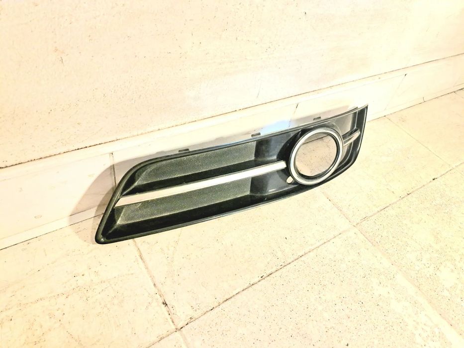 AUDI A3 8P LIFT KRATKA RAMKA ATRAPA ZDERZAKA LEWY PRZÓD 8P0807681AA