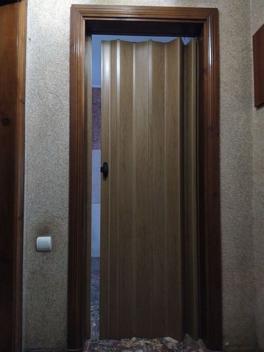 Дверна коробка деревʼяна з розсувними дверима