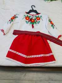 Українське вбрання на дівчинку