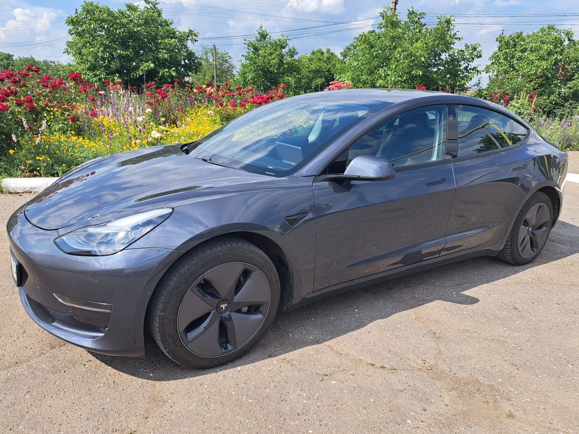 Продам Tesla model 3 2019