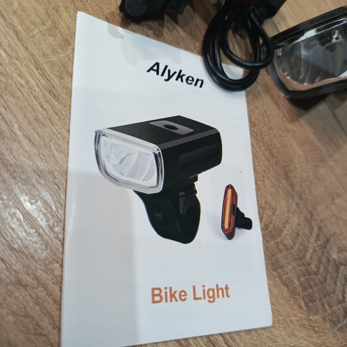 Komplet oświetlenia do roweru przód i tył z mocowaniami ładowane