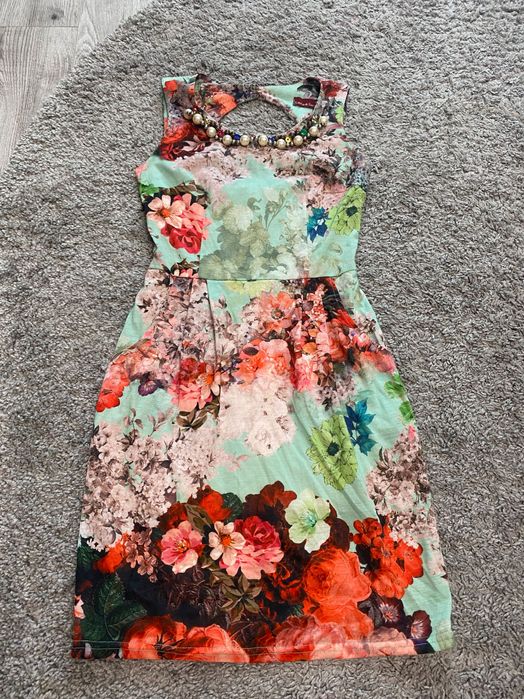 Сукні плаття р 42