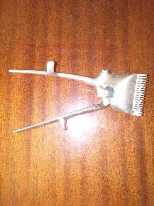 Продам ручную машинку для стрижки