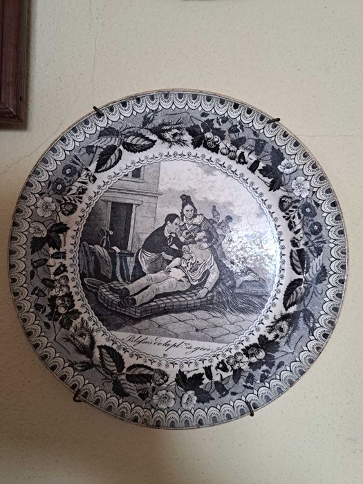 Conjunto de 7 pratos antigos sobre a revolução fran