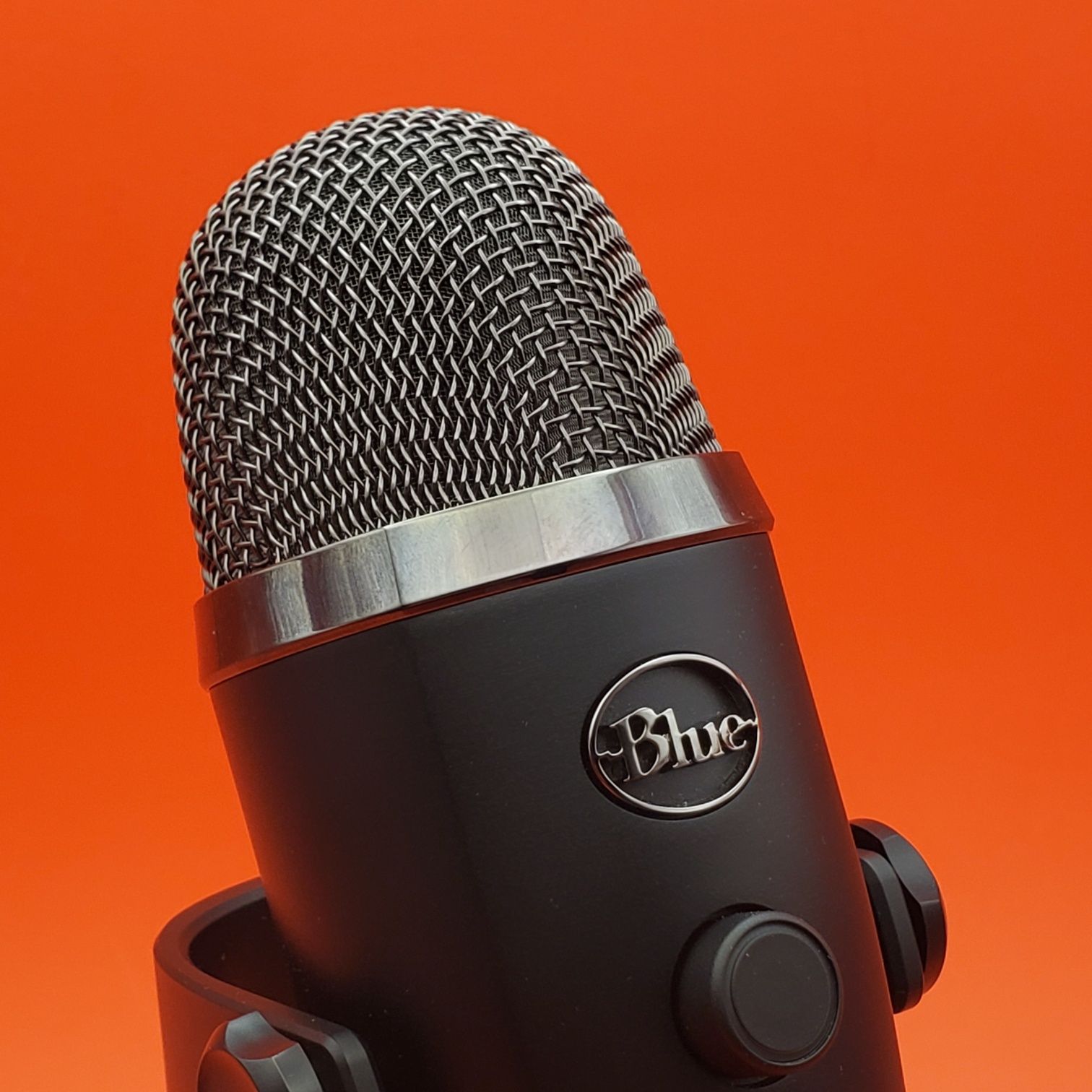 Микрофон Blue Yeti Nano