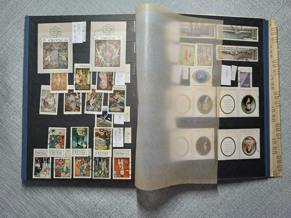 Znaczki pocztowe polskie z lat 1964 do 1988 wraz z klaserami