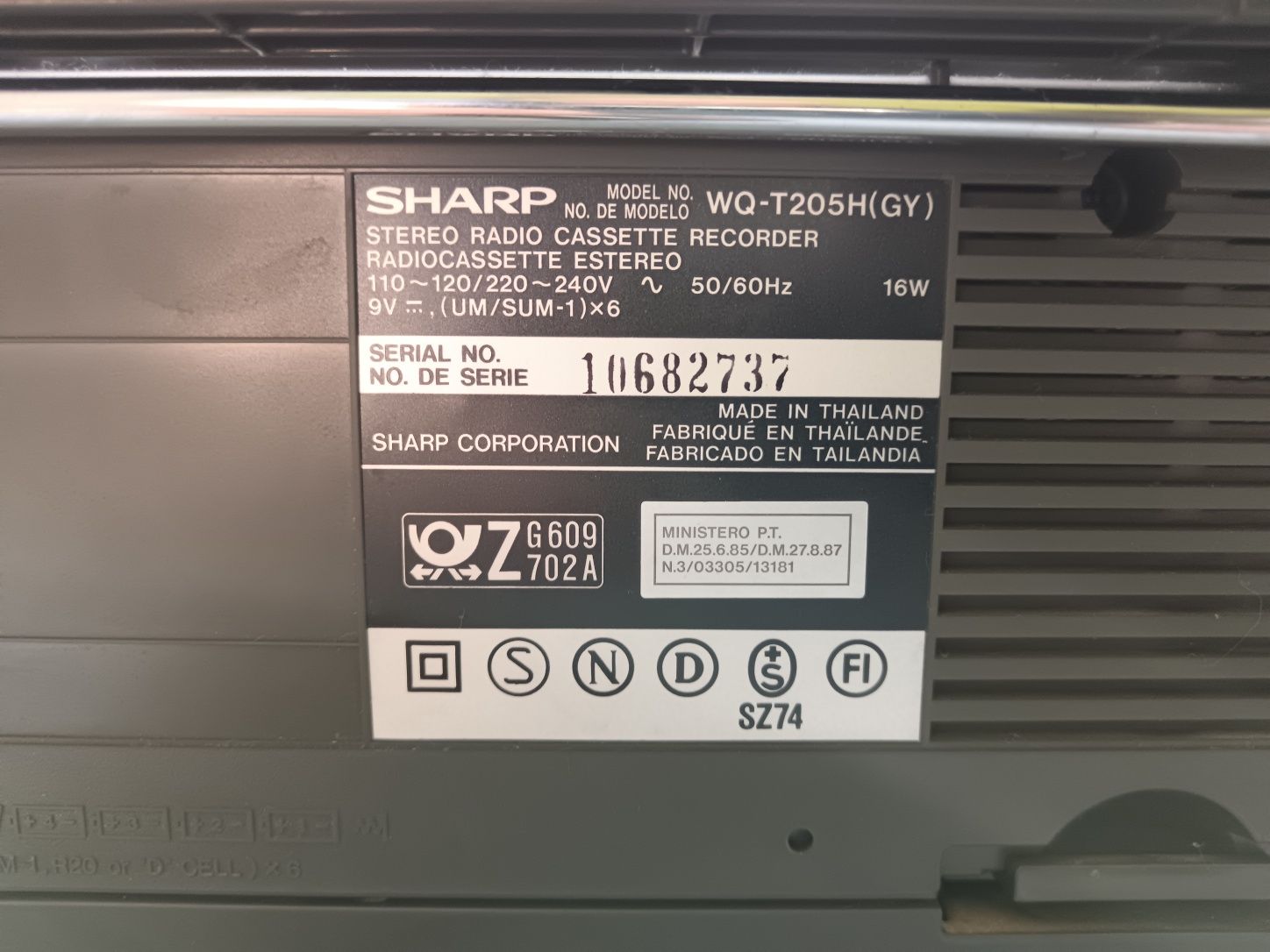 Radioodtwarzacz SHARP WQ-T205 sprawne