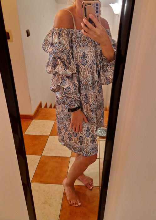 Piękna nowa sukienka z bufiastymi rękawami boho