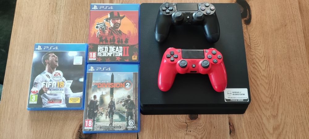 REZERWACJA PlayStation 4 dwa pady i gry