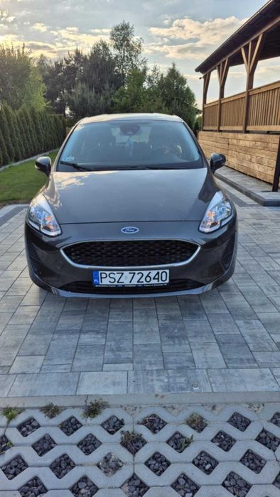 Ford Fiesta salonowy