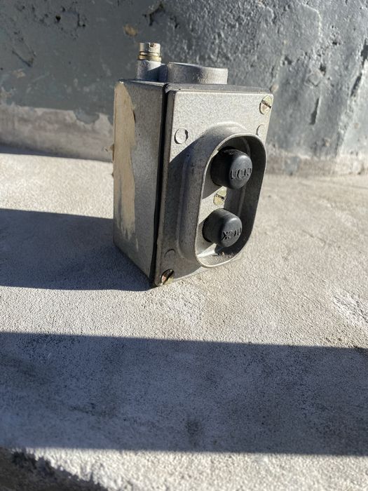 Пускова кнопка старт стоп