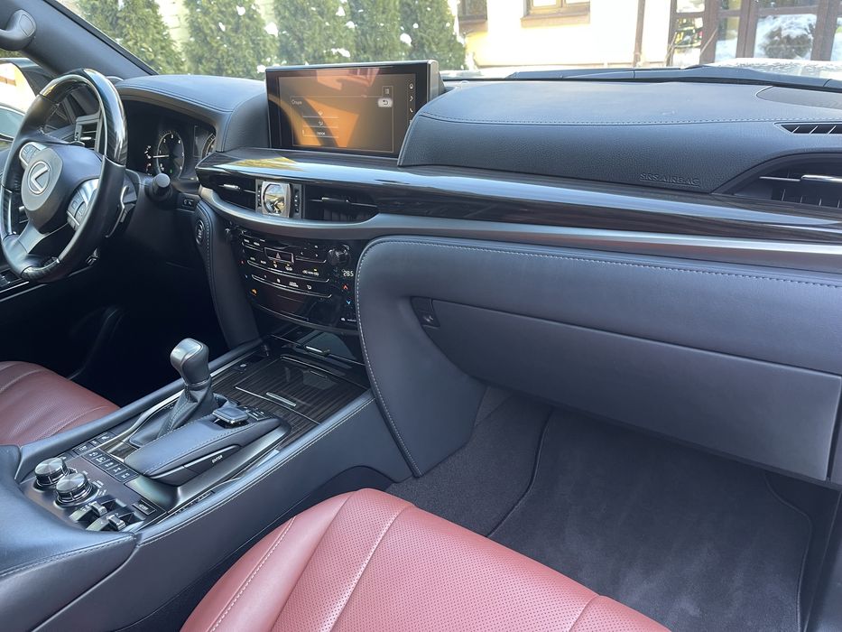 Продам официальный автомобиль Lexus LX 450