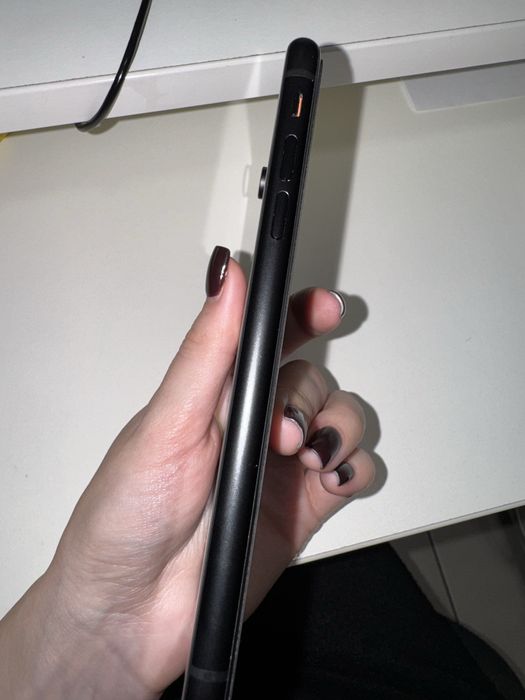 IPhone Xr на 64 чорний