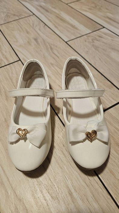 Туфлі білі(в ідеальному стані)!