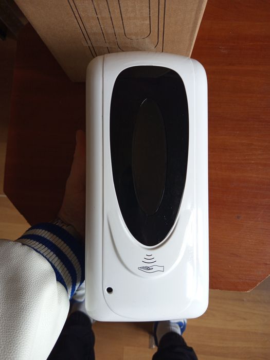 Bezkontaktowy Dozownik Automatyczny - Higiena i Duża Pojemność