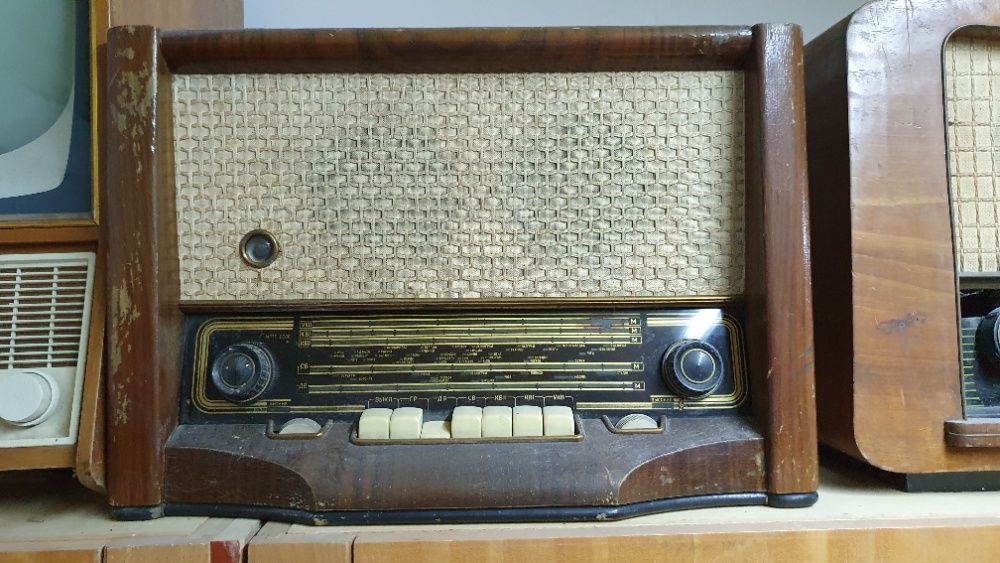Stare odbiorniki radiowe i telewizyjne - komplet 8 sztuk