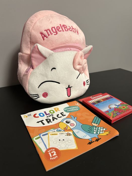 Plecaczek dla przedszkolaka 18|23cm. Do tego kolorowanka i 12 kredek.