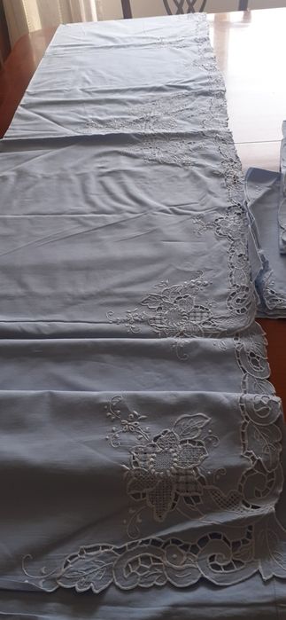 Belo conjunto Cama Bordados Manuais