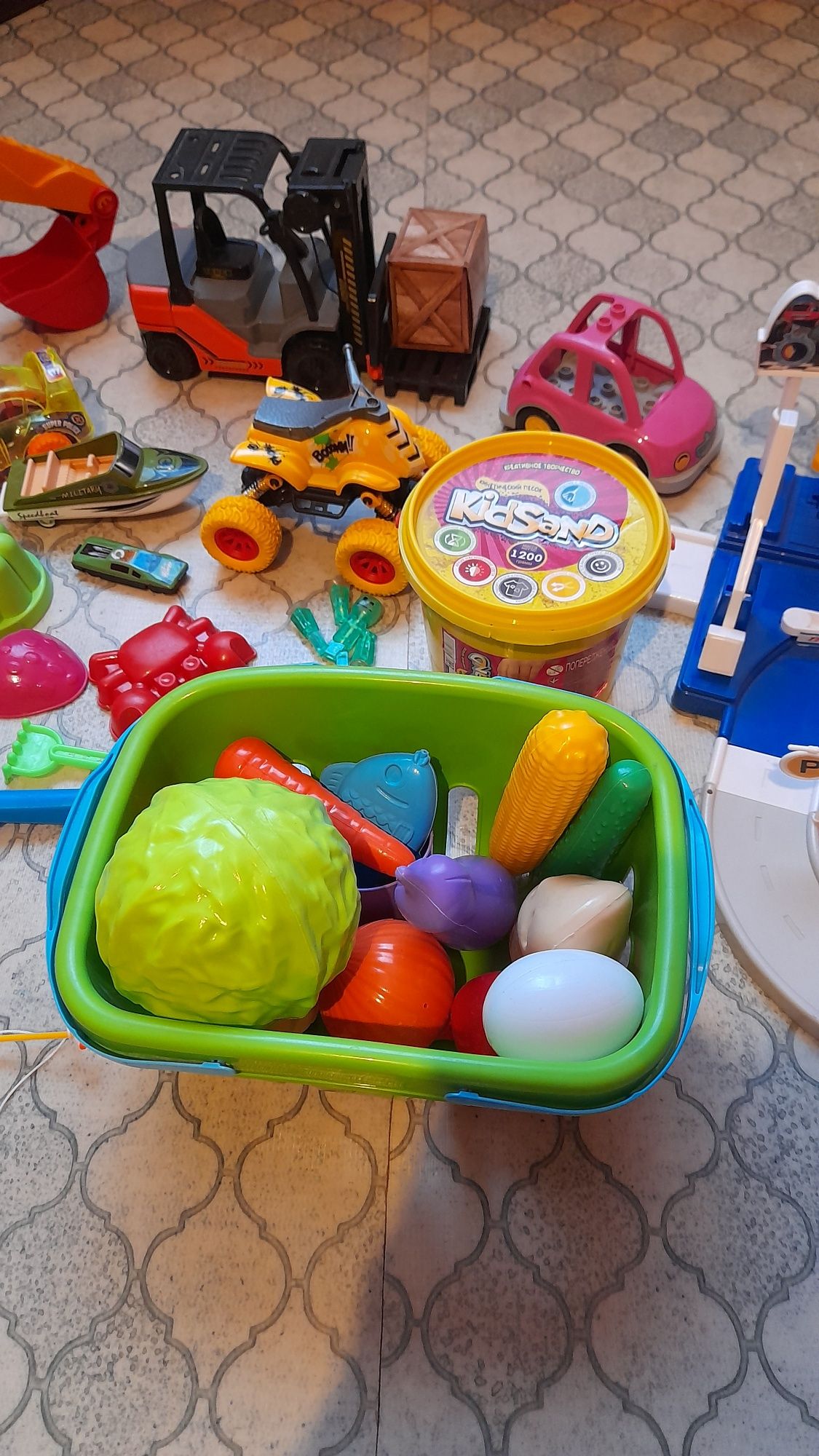 Продам набор детских игрушек