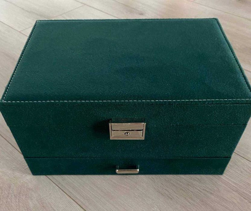Elegancka szkatułka na biżuterię kuferek organizer zamszowy