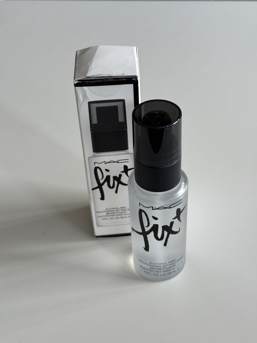 MAC Fix+ Alcohol-Free Multitasking Setting Spray