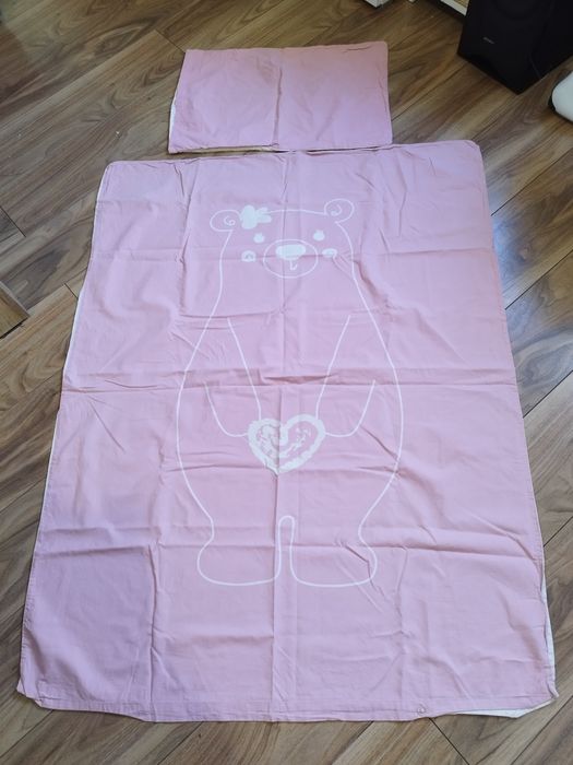 Zestaw 3 pościeli do łóżeczka + prześcieradło