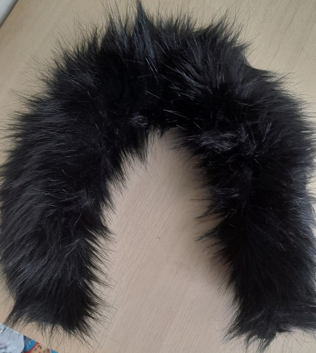 Gola de pelo alto cor preto -  Semi-Nova