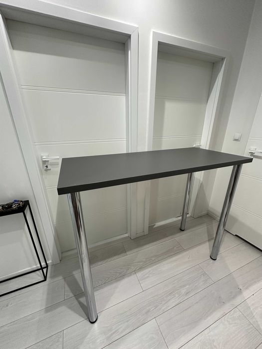 Stół na wysokich metalowych nogach 110 cm H - wystawy, targi, warsztat