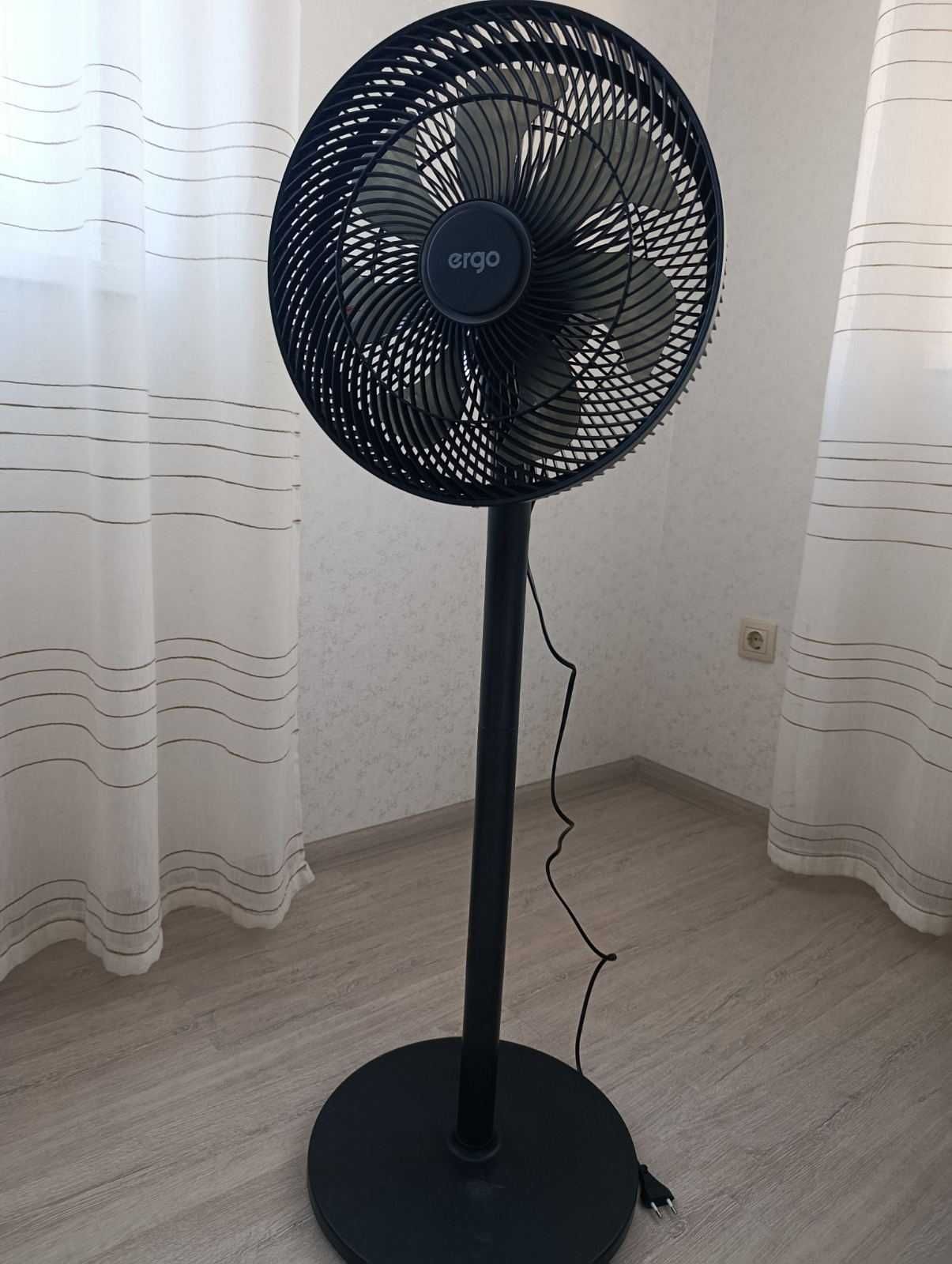 Продам Вентилятор ERGO FS 1415