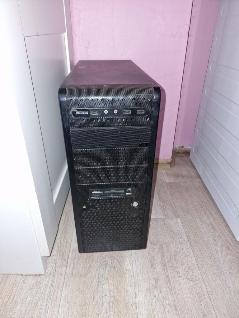 Zestaw komputerowy AMD FX + monitor Asus + klawiatura i myszka