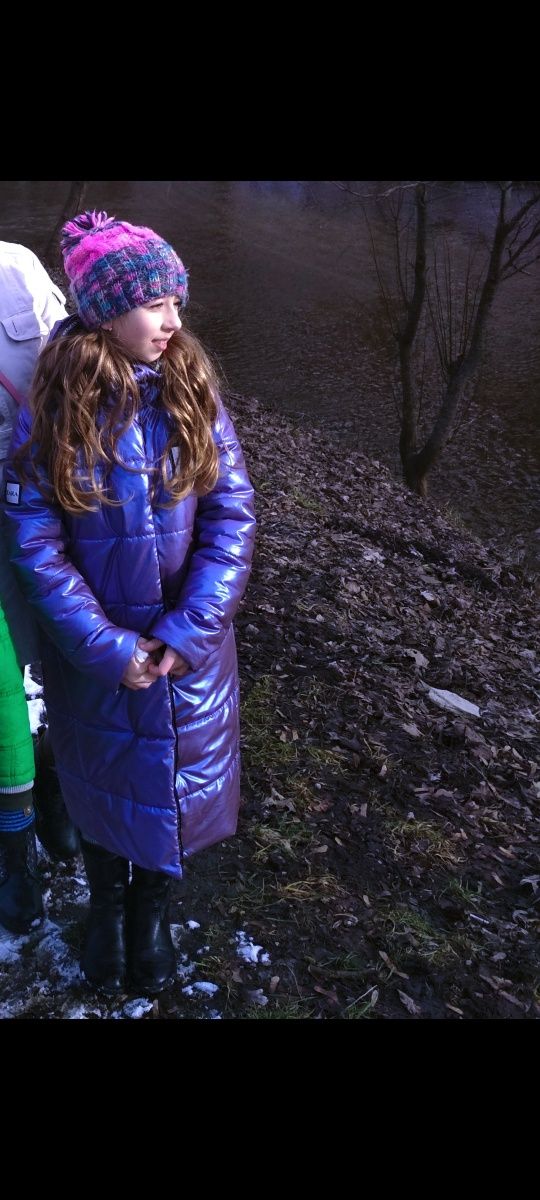 Зимова курточка на дівчинку 9-11 років