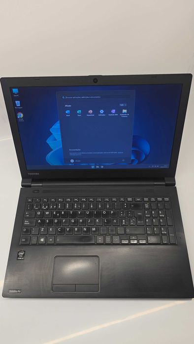 Portatil Toshiba i3, 8Gb RAM, SSD 240Gb