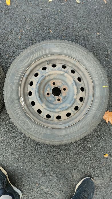 Sprzedam felgi stalowe 15” z zimowymi oponami– Corolla E12 4x100