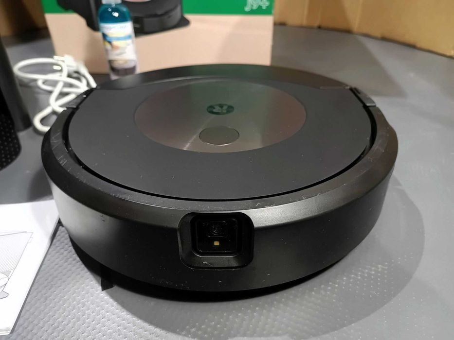 Odkurzacz robot sprzątający Roomba Combo j9+ stacja Clean Base AutoFil