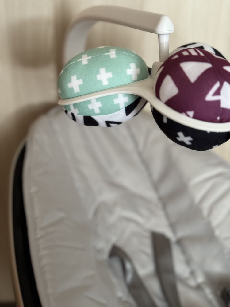Заколисуючий центр 4moms MamaRoo 5.0